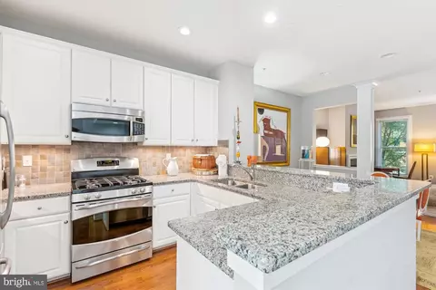 Kitchen - 20 S Regester St, Baltimore, MD 21231 photo 1 of 3