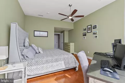 Bedroom - 2772 Lighthouse Pt E #404, Baltimore, MD 21224 photo 6 of 6