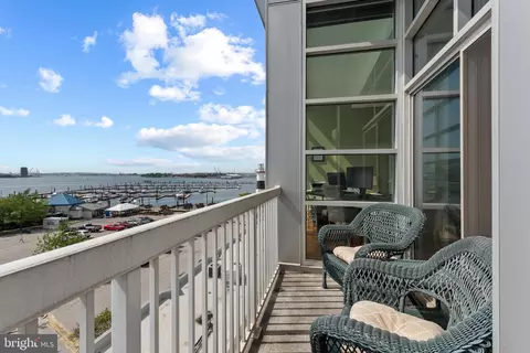 Exterior - 2772 Lighthouse Pt E #404, Baltimore, MD 21224 photo 2 of 3