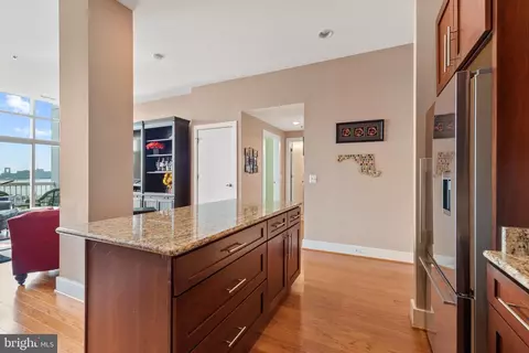 Kitchen - 2772 Lighthouse Pt E #404, Baltimore, MD 21224 photo 8 of 8