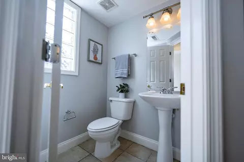 Bath - 1229 Riverside Ave, Baltimore, MD 21230 photo 1 of 8