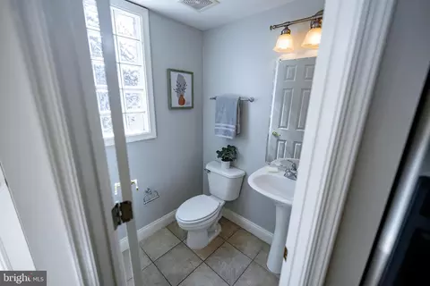 Entry Way - 1229 Riverside Ave, Baltimore, MD 21230 photo 2 of 5