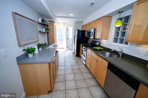 Entry Way - 1229 Riverside Ave, Baltimore, MD 21230 photo 1 of 5