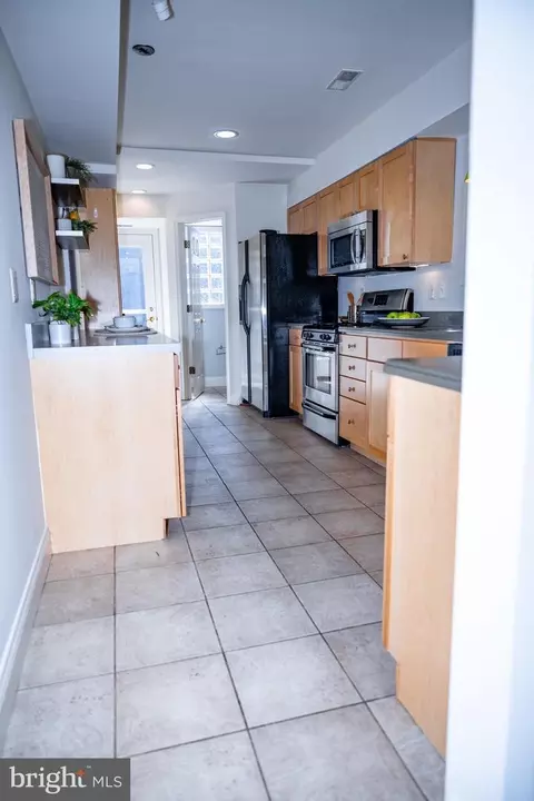 Kitchen - 1229 Riverside Ave, Baltimore, MD 21230 photo 1 of 5
