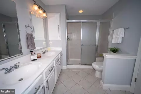 Bath - 1229 Riverside Ave, Baltimore, MD 21230 photo 5 of 8