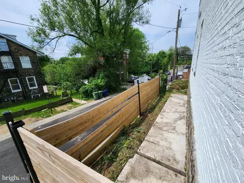 Exterior - 2 N Ashburton St, Baltimore, MD 21223 photo 4 of 5