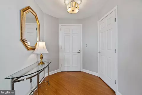Entry Way - 100 Harborview Dr #802, Baltimore, MD 21230 photo 3 of 3