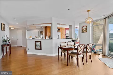 Dining - 100 Harborview Dr #802, Baltimore, MD 21230 photo 1 of 6