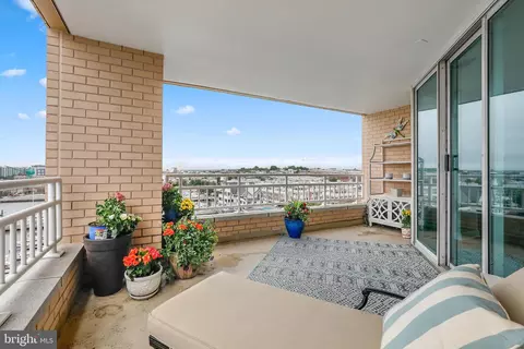 Exterior - 100 Harborview Dr #802, Baltimore, MD 21230 photo 6 of 13