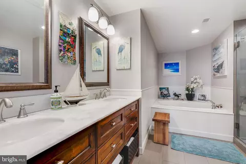 Bath - 100 Harborview Dr #802, Baltimore, MD 21230 photo 1 of 5