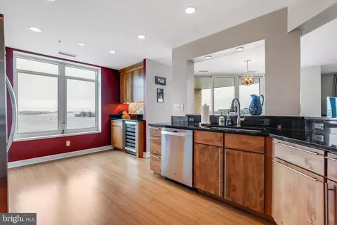 Kitchen - 100 Harborview Dr #802, Baltimore, MD 21230 photo 7 of 8