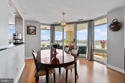 Dining - 100 Harborview Dr #802, Baltimore, MD 21230 photo 2 of 6