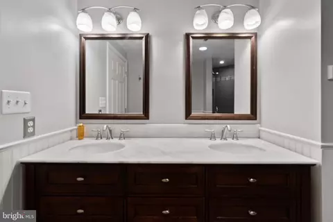 Bath - 100 Harborview Dr #802, Baltimore, MD 21230 photo 3 of 5