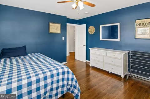 Bedroom - 413 S Wickham Rd, Baltimore, MD 21229 photo 3 of 4