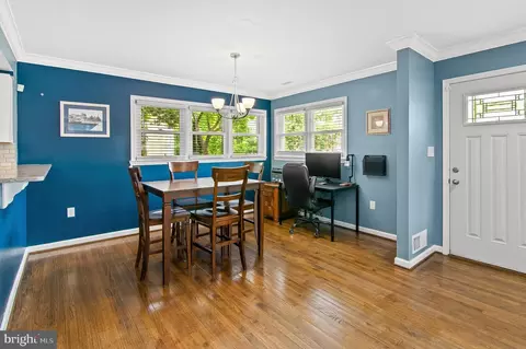 Dining - 413 S Wickham Rd, Baltimore, MD 21229 photo 1 of 2