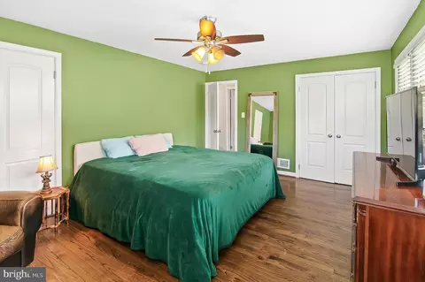Bedroom - 413 S Wickham Rd, Baltimore, MD 21229 photo 1 of 4