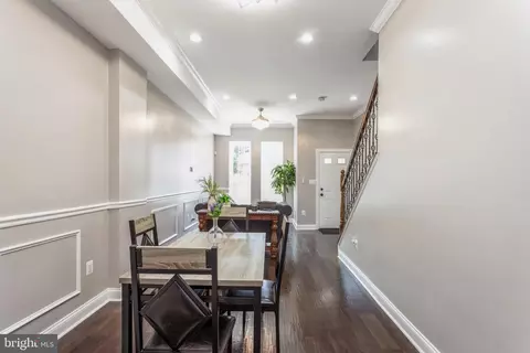Entry Way - 1730 E Oliver St, Baltimore, MD 21213 photo 7 of 14