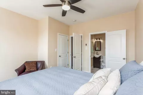 Bedroom - 1730 E Oliver St, Baltimore, MD 21213 photo 3 of 4