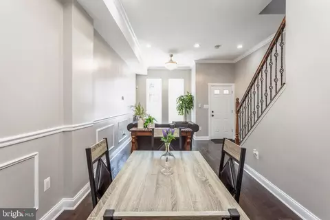 Entry Way - 1730 E Oliver St, Baltimore, MD 21213 photo 6 of 14