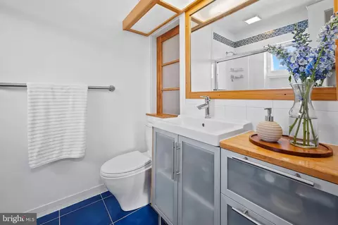 Bath - 1401 Belt St, Baltimore, MD 21230 photo 1 of 3