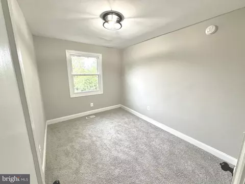 555 S Beechfield Ave, Baltimore, MD 21229 photo 13