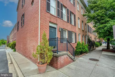 Exterior - 810 S Charles St, Baltimore, MD 21230 photo 2 of 5
