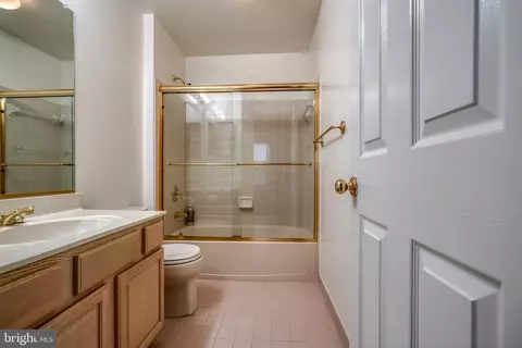 Bath - 810 S Charles St, Baltimore, MD 21230 photo 5 of 7
