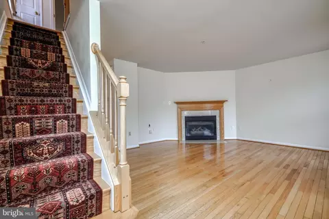Living - 810 S Charles St, Baltimore, MD 21230 photo 2 of 6