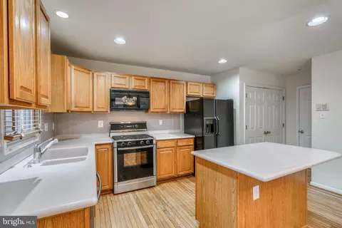 Kitchen - 810 S Charles St, Baltimore, MD 21230 photo 5 of 6