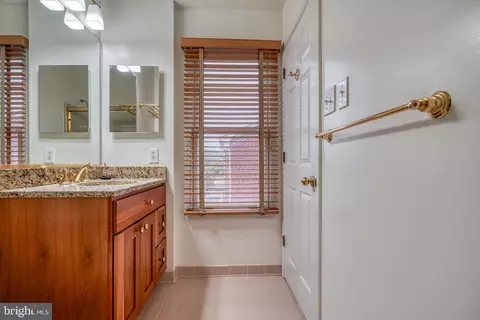 Bath - 810 S Charles St, Baltimore, MD 21230 photo 4 of 7