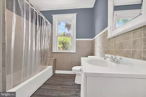 Bath - 3103 Mareco Ave, Baltimore, MD 21213 photo 1 of 3