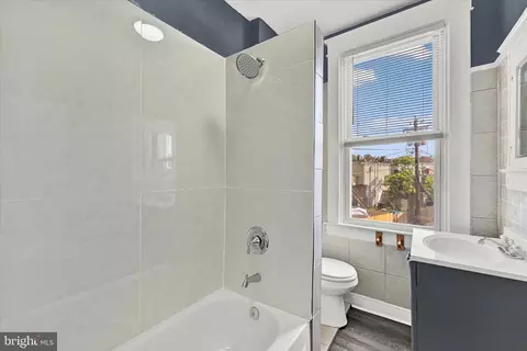 Bath - 3103 Mareco Ave, Baltimore, MD 21213 photo 2 of 3