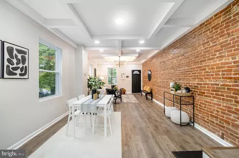 Entry Way - 519 Collins Ave, Baltimore, MD 21229 photo 2 of 5