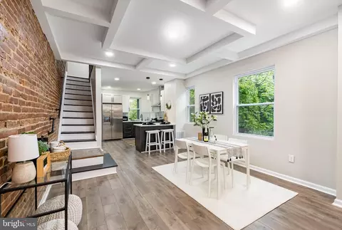 Entry Way - 519 Collins Ave, Baltimore, MD 21229 photo 1 of 5