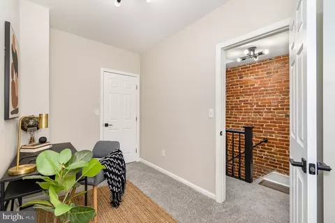 Entry Way - 519 Collins Ave, Baltimore, MD 21229 photo 4 of 5