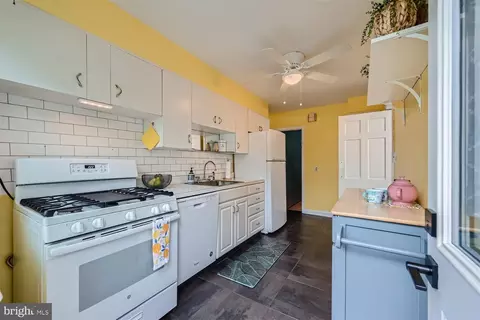 1530 Greendale Rd, Baltimore, MD 21218 photo 9
