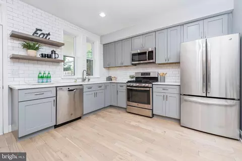 516 W 27th St, Baltimore, MD 21211 photo 2