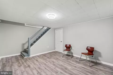 Entry Way - 4812 Melbourne Rd, Baltimore, MD 21229 photo 1 of 4