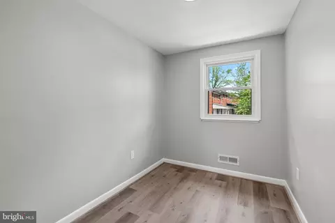 Bedroom - 4812 Melbourne Rd, Baltimore, MD 21229 photo 2 of 3