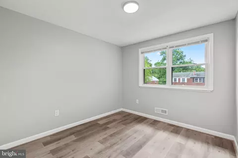 Bedroom - 4812 Melbourne Rd, Baltimore, MD 21229 photo 3 of 3