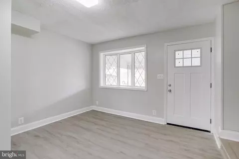 Living - 3915 Rokeby Rd, Baltimore, MD 21229 photo 2 of 3