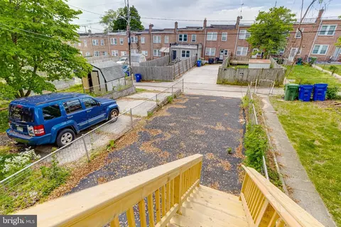 Exterior - 3915 Rokeby Rd, Baltimore, MD 21229 photo 4 of 7