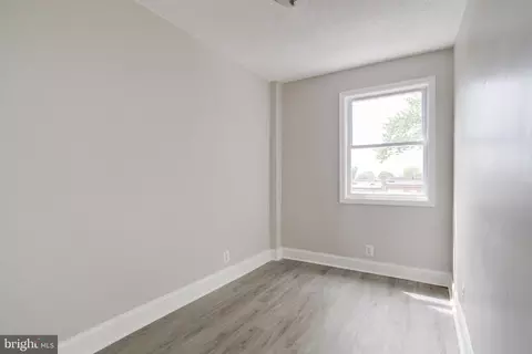 Bedroom - 3915 Rokeby Rd, Baltimore, MD 21229 photo 4 of 4