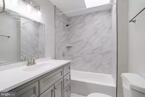 Bath - 3915 Rokeby Rd, Baltimore, MD 21229 photo 2 of 5