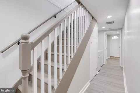 Entry Way - 3915 Rokeby Rd, Baltimore, MD 21229 photo 7 of 7
