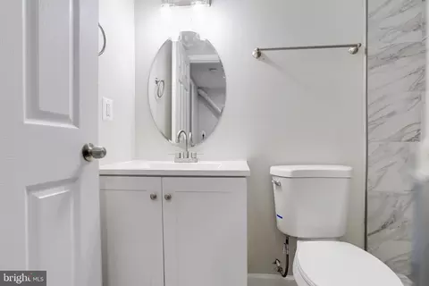 Bath - 3915 Rokeby Rd, Baltimore, MD 21229 photo 4 of 5