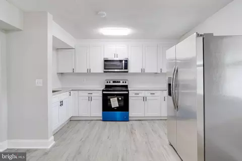 Kitchen - 3915 Rokeby Rd, Baltimore, MD 21229 photo 2 of 3