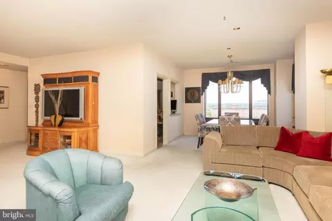 Living - 10 E Lee St #1009, Baltimore, MD 21202 photo 8 of 8