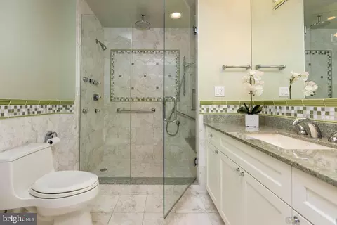 Bath - 10 E Lee St #1009, Baltimore, MD 21202 photo 2 of 2