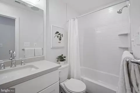 Bath - 2810 Odonnell St, Baltimore, MD 21224 photo 1 of 3